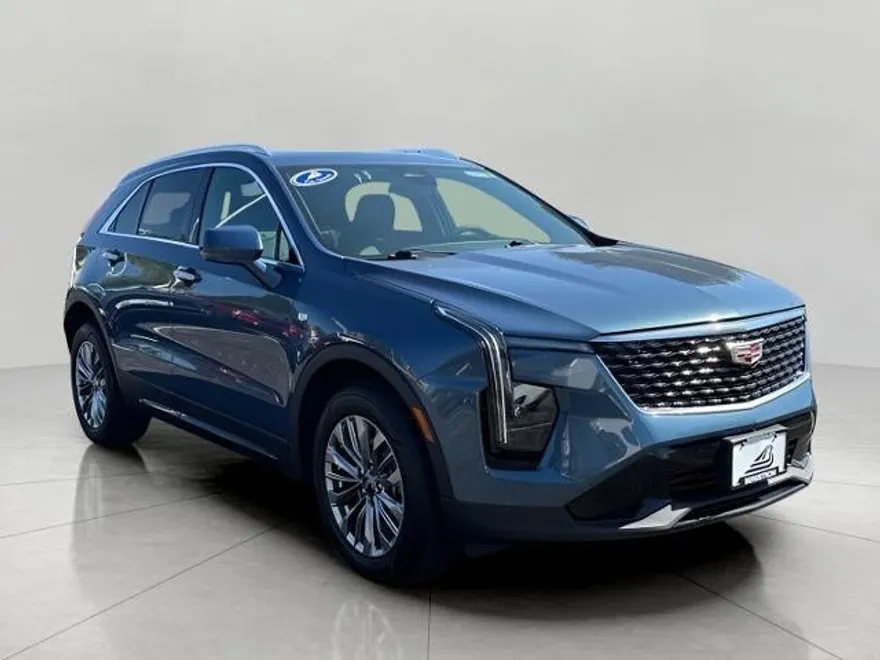 2024 Cadillac XT4 Premium Luxury photo 1