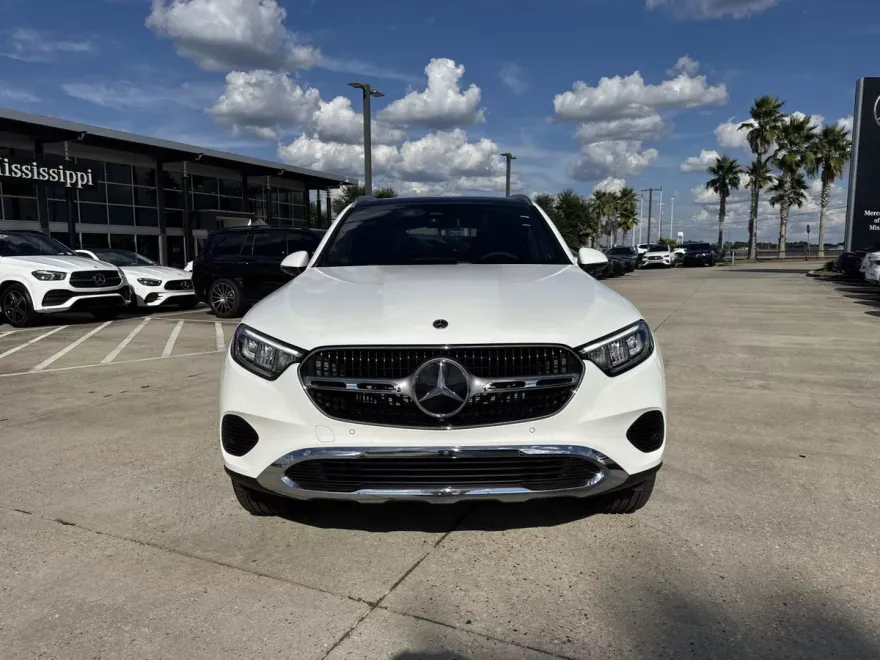 2026 Mercedes Benz GLC 300 photo 1