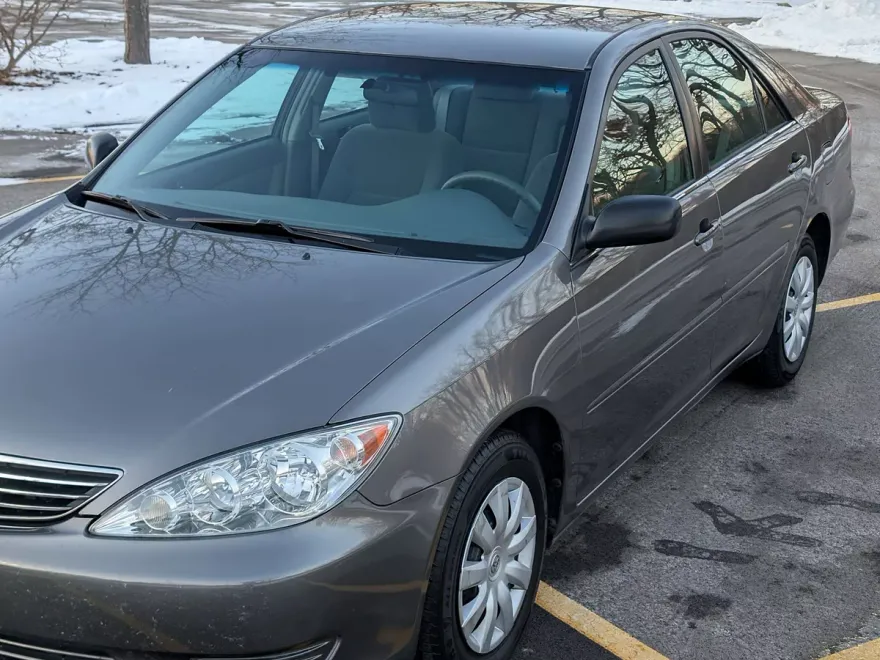 2006 Toyota Camry LE photo 2