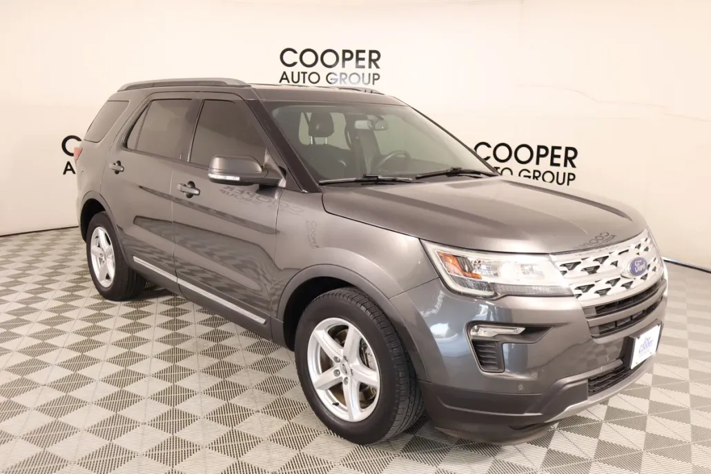 2019 Ford Explorer XLT photo 1