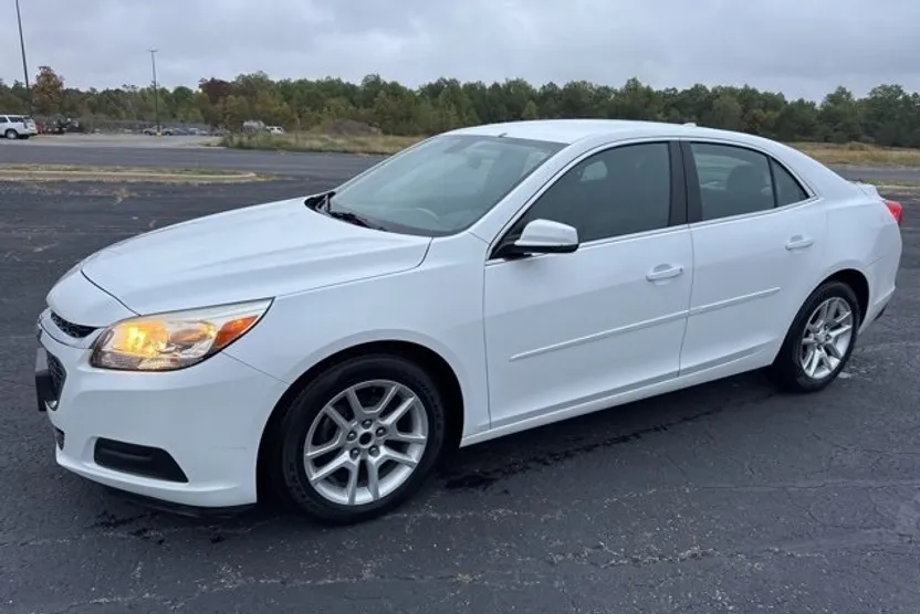 2014 Chevrolet Malibu 1LT photo 1