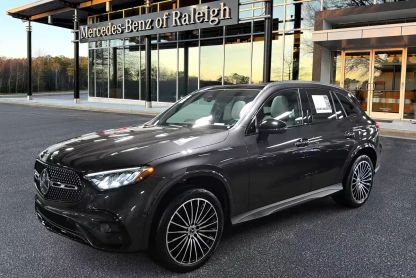 2025 Mercedes Benz GLC 300 photo 1
