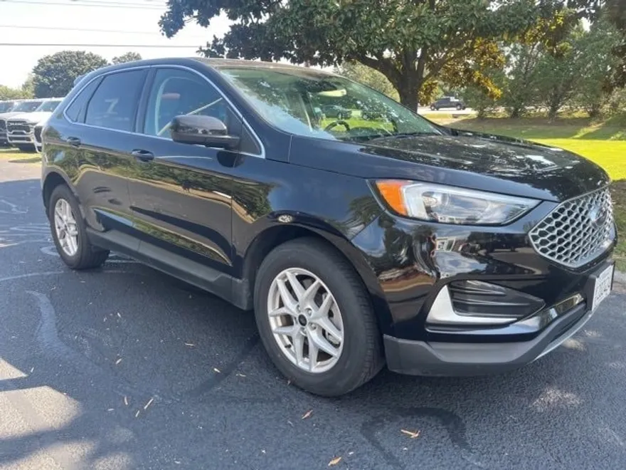 2023 Ford Edge SEL photo 1