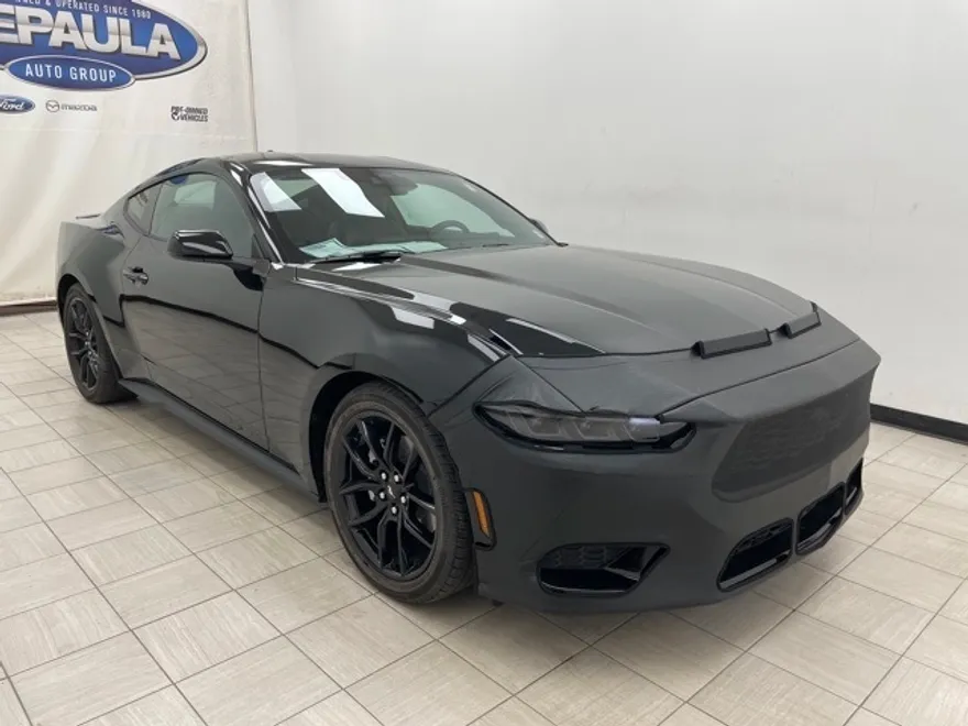 2024 Ford Mustang photo 1