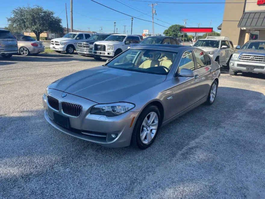 2013 Bmw 528xi 5-Series photo 1