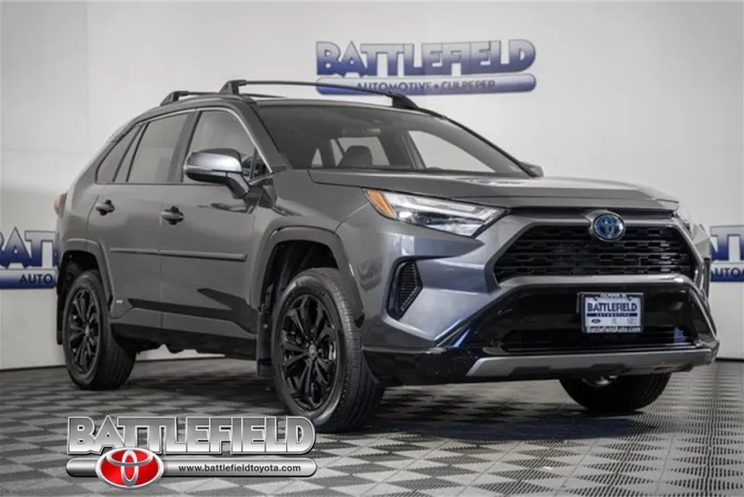 2024 Toyota RAV4 Hybrid SE photo 1