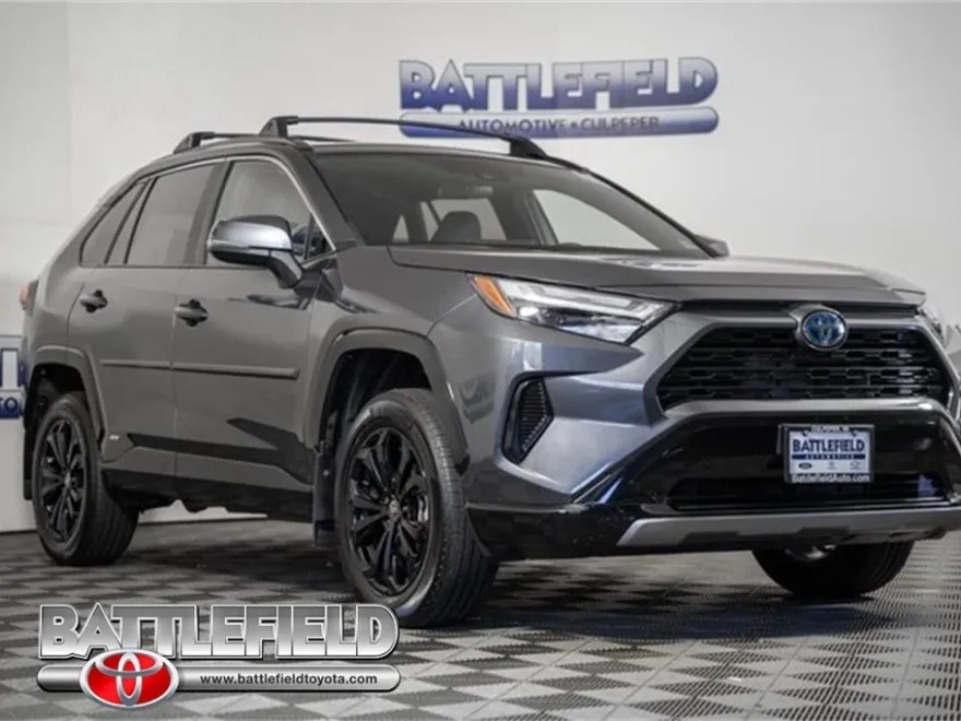 2024 Toyota RAV4 Hybrid SE photo 1