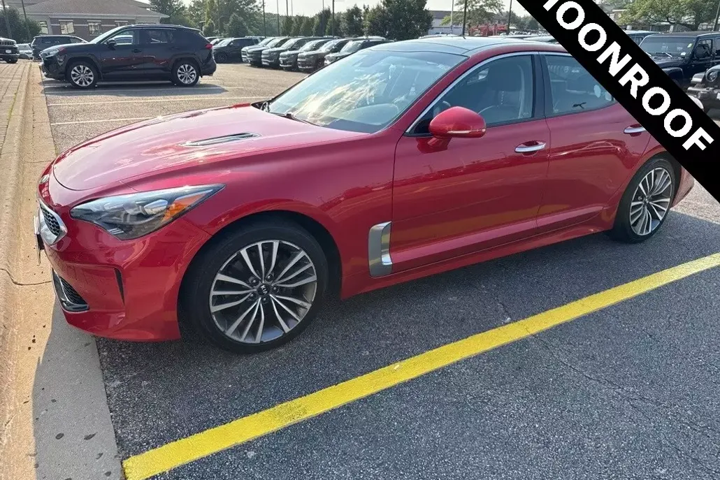 2019 Kia Stinger Premium photo 1