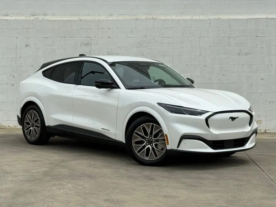 2025 Ford Mustang Mach-E Premium photo 1