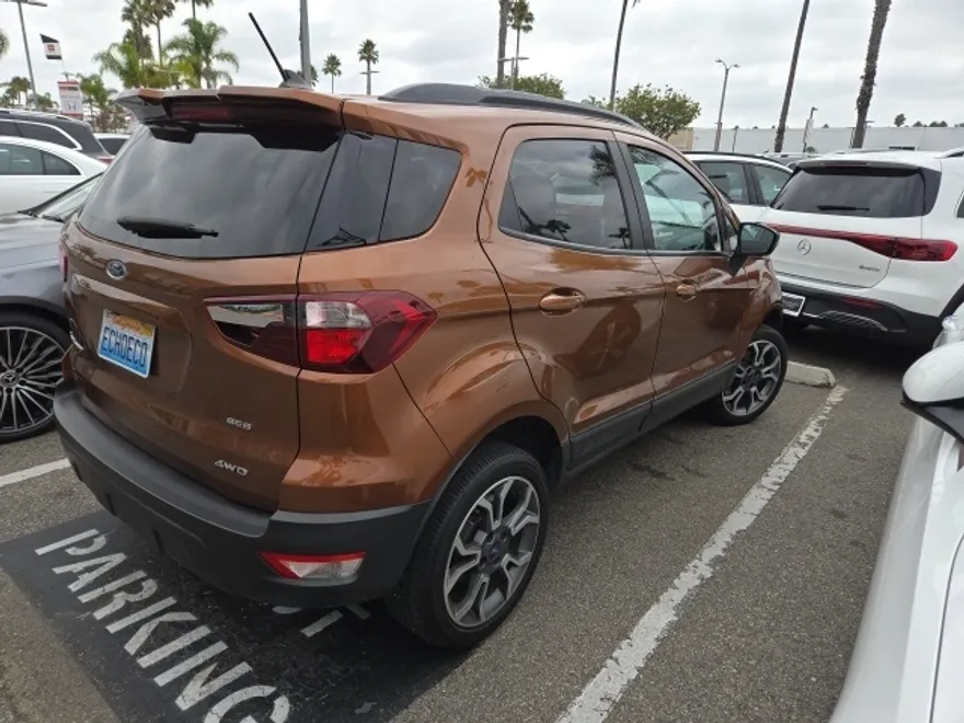 2020 Ford EcoSport SES photo 2