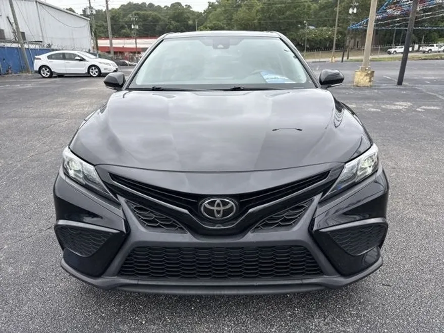 2022 Toyota Camry SE photo 1