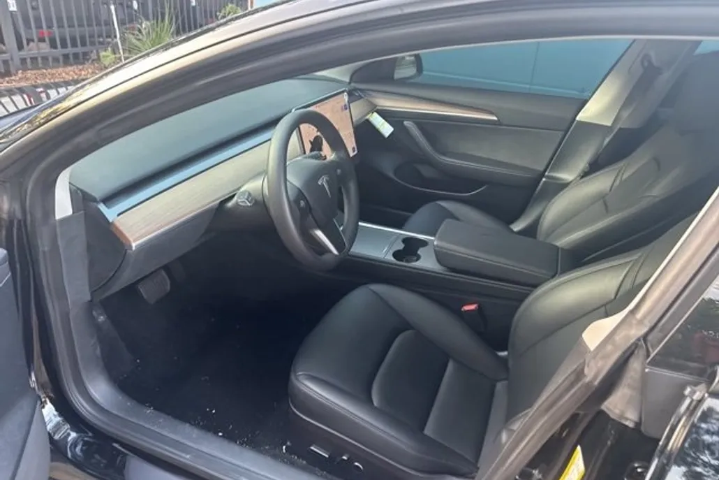2023 Tesla Model 3 photo 1