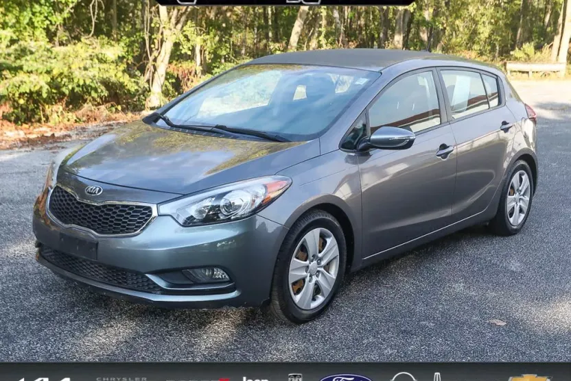 2016 Kia Forte LX photo 1