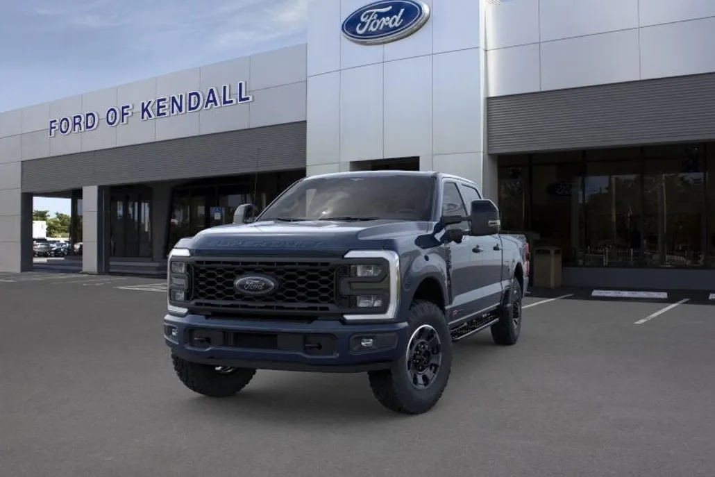 2025 Ford F-350 Lariat photo 1