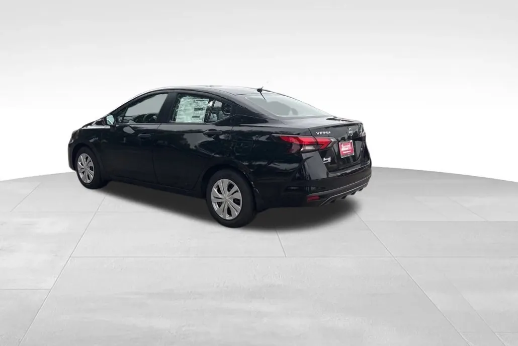 2025 Nissan Versa S photo 1