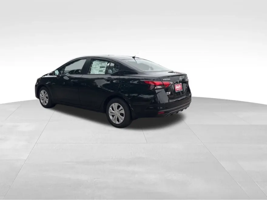 2025 Nissan Versa S photo 1
