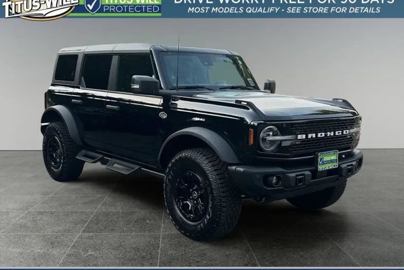 2023 Ford Bronco Base photo 1