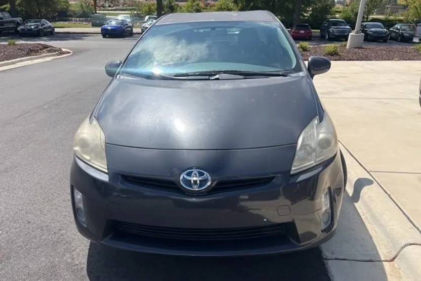 2011 Toyota Prius One photo 1