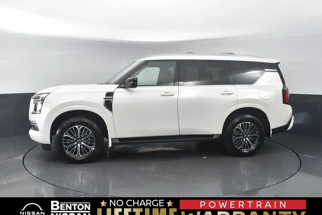 2025 Nissan Armada SL photo 1