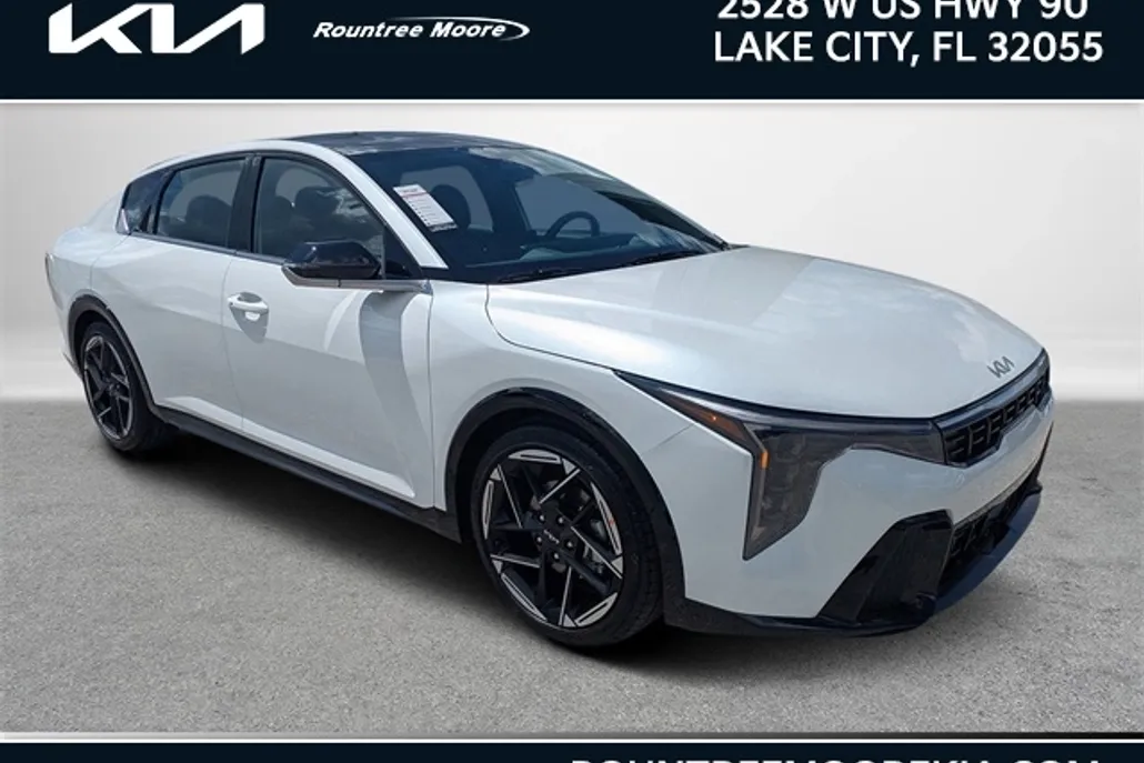 2025 Kia K4 GT-Line photo 1