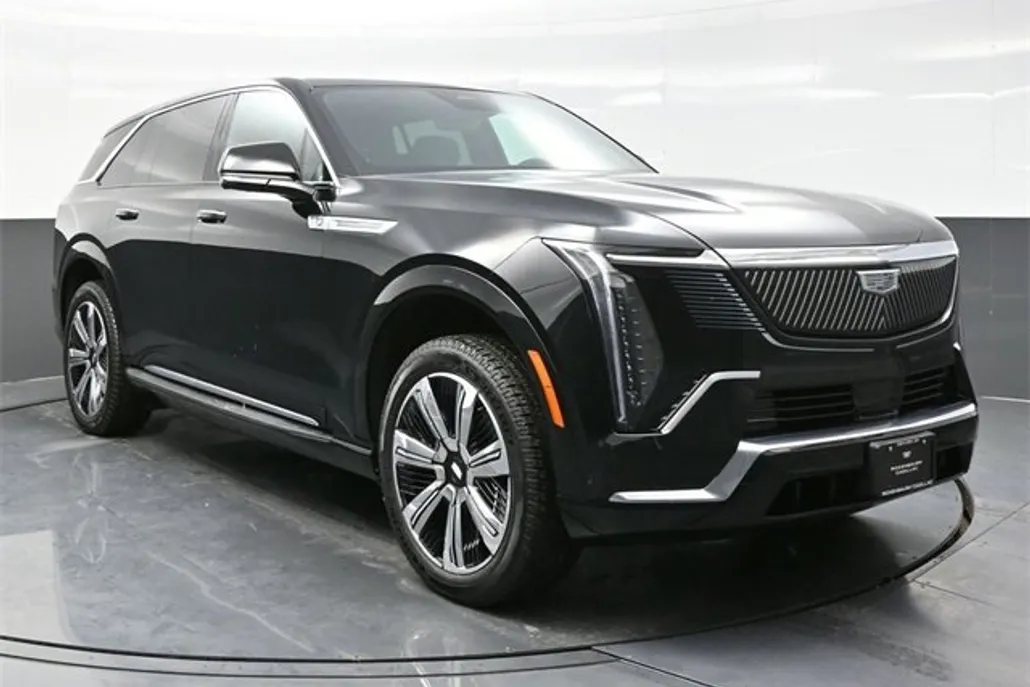 2025 Cadillac Escalade IQ Luxury photo 1