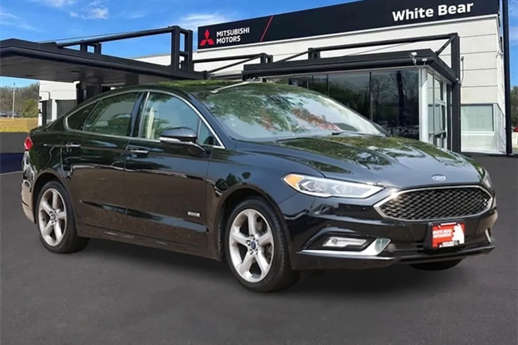 2017 Ford Fusion Energi Platinum photo 1