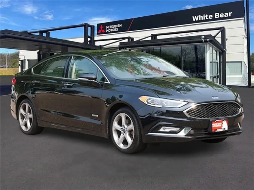 2017 Ford Fusion Energi Platinum photo 1