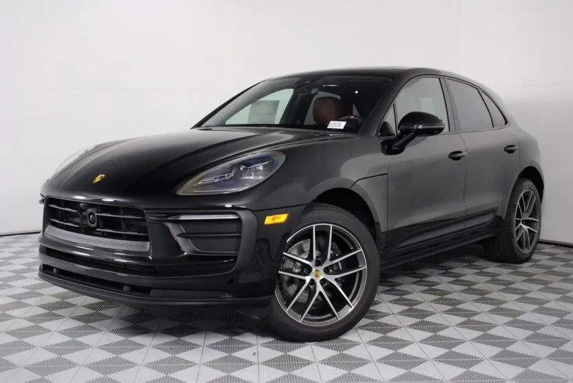 2025 Porsche Macan T photo 1