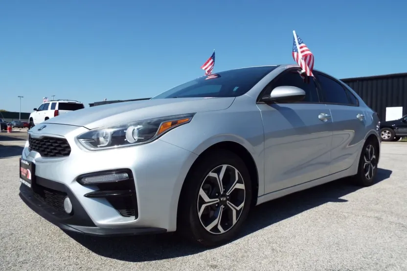 2019 Kia Forte FE LXS photo 1