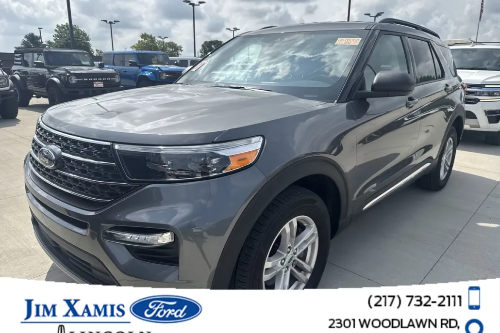 2023 Ford Explorer XLT photo 1