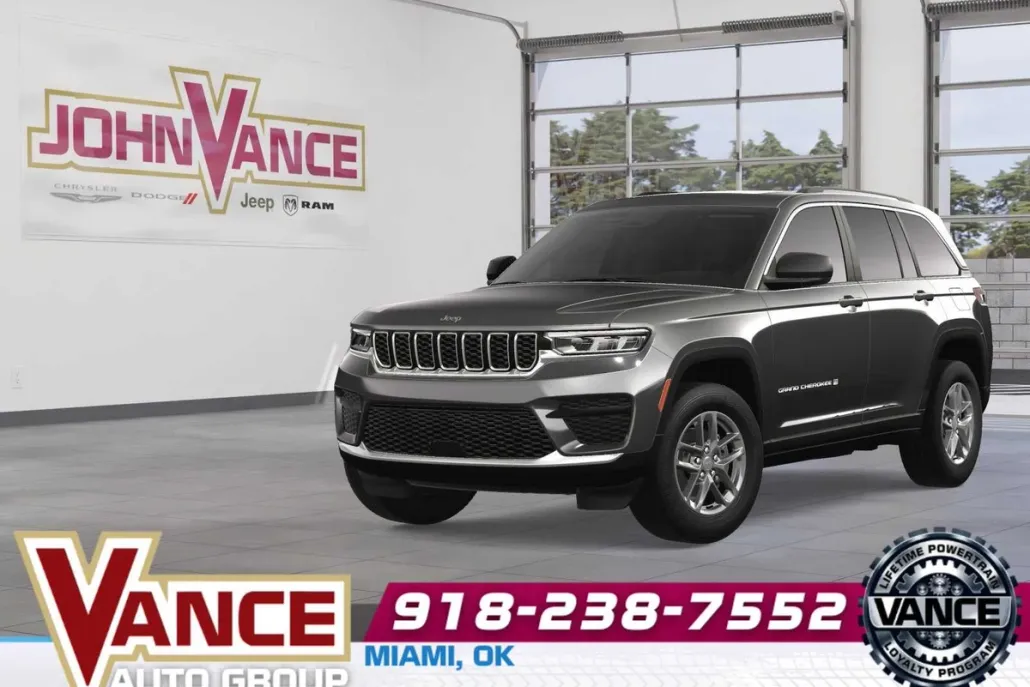 2025 Jeep Grand Cherokee Laredo photo 1