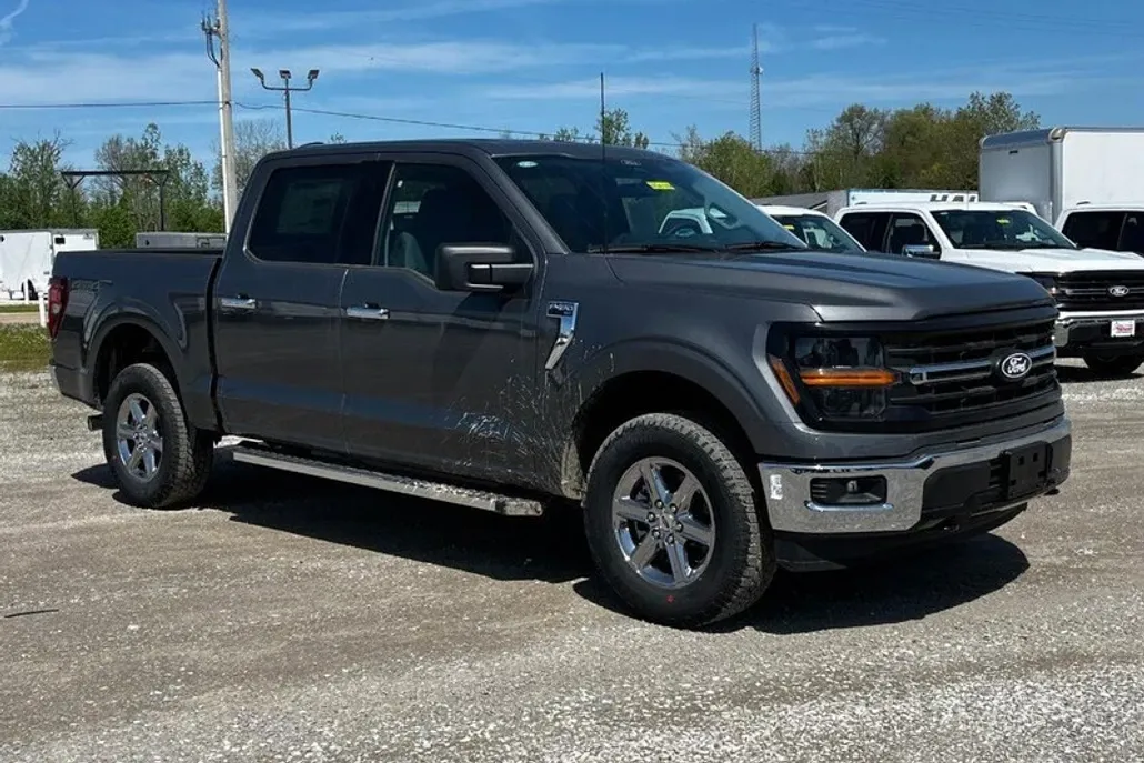 2025 Ford F-150 XLT photo 1