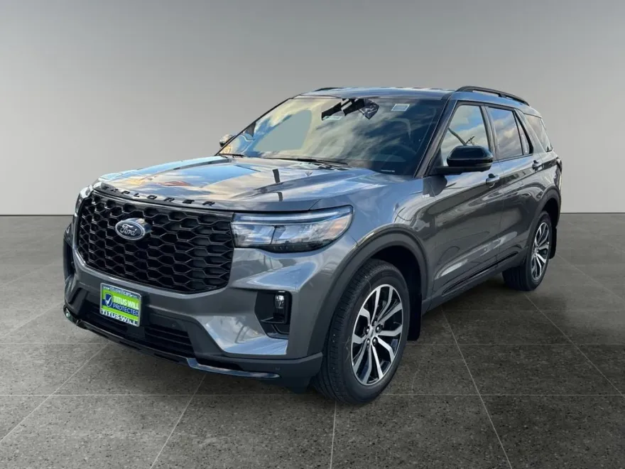 2025 Ford Explorer ST-Line photo 1