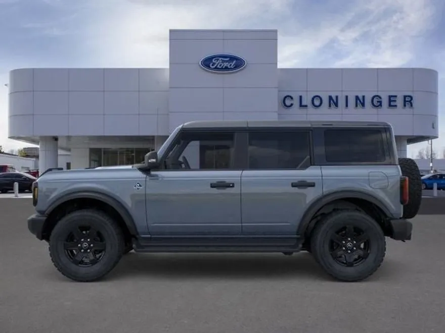2025 Ford Bronco Outer Banks photo 1