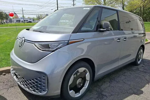 2025 Volkswagen ID. Buzz Pro S photo 2