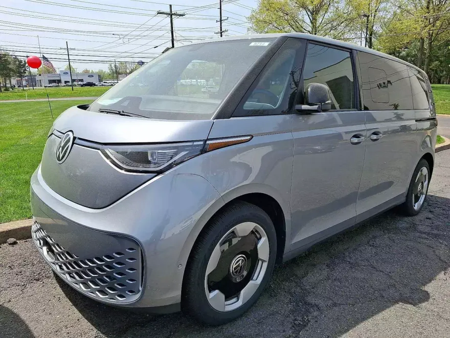 2025 Volkswagen ID. Buzz Pro S photo 2