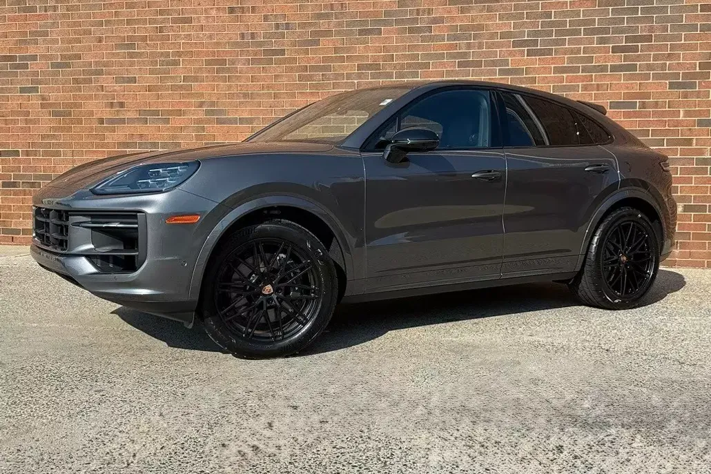 2026 Porsche Cayenne Coupe photo 1