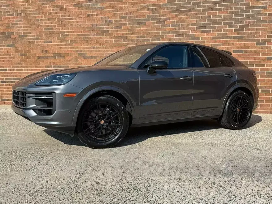 2026 Porsche Cayenne Coupe photo 1