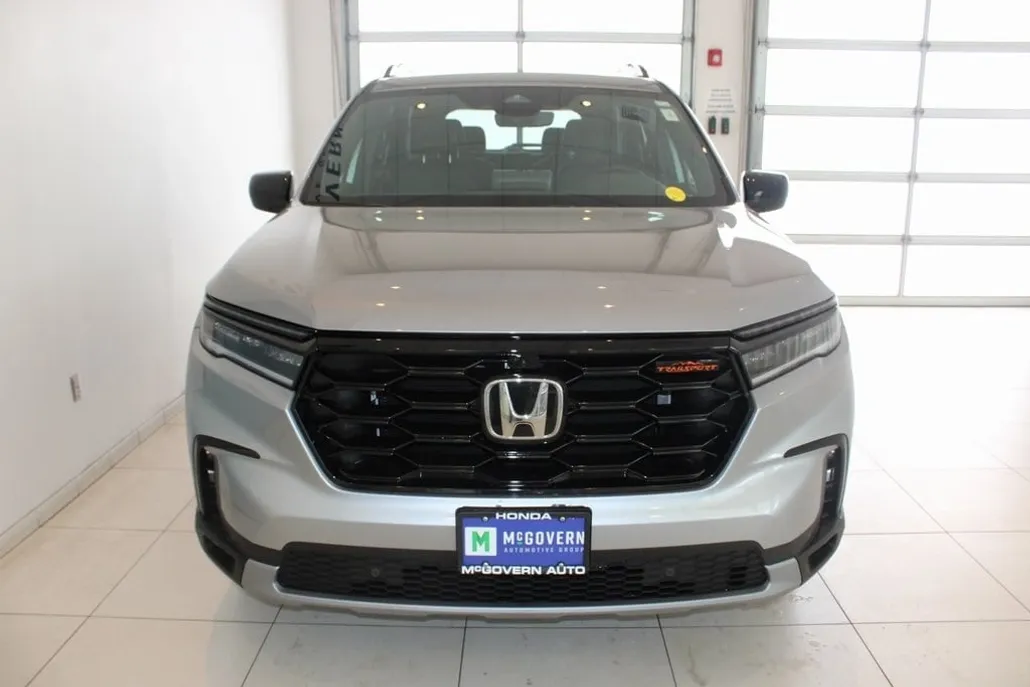 2025 Honda Pilot TrailSport photo 1