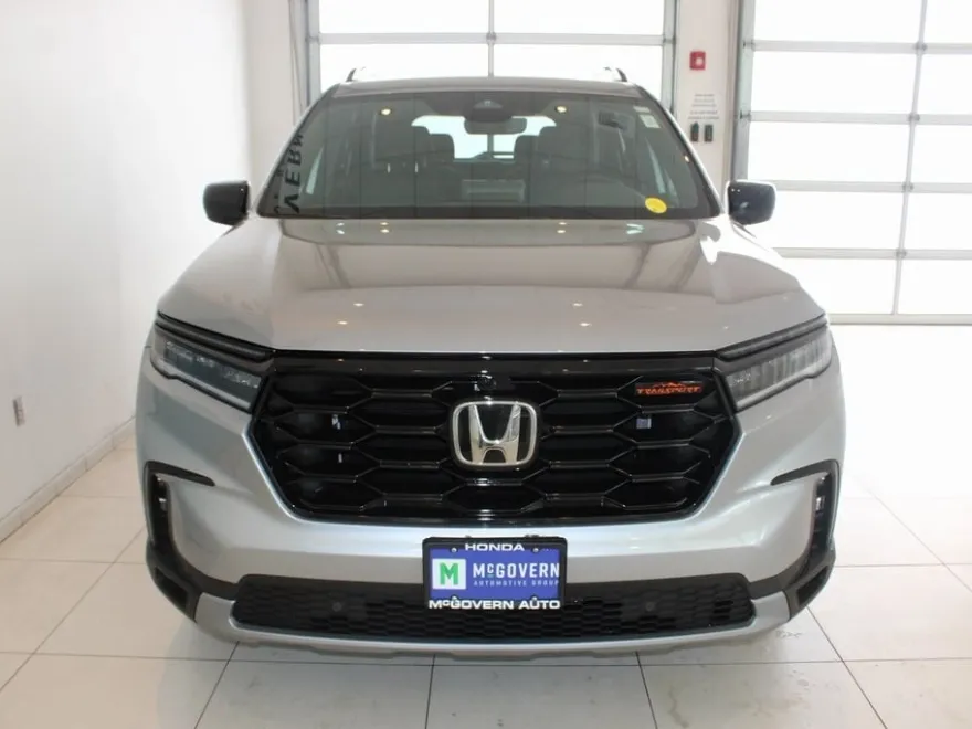 2025 Honda Pilot TrailSport photo 1