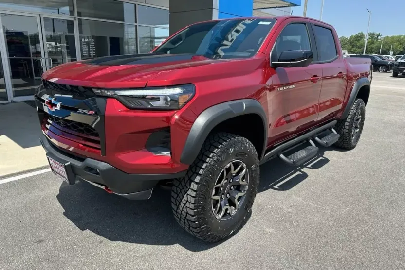 2025 Chevrolet Colorado ZR2 photo 1
