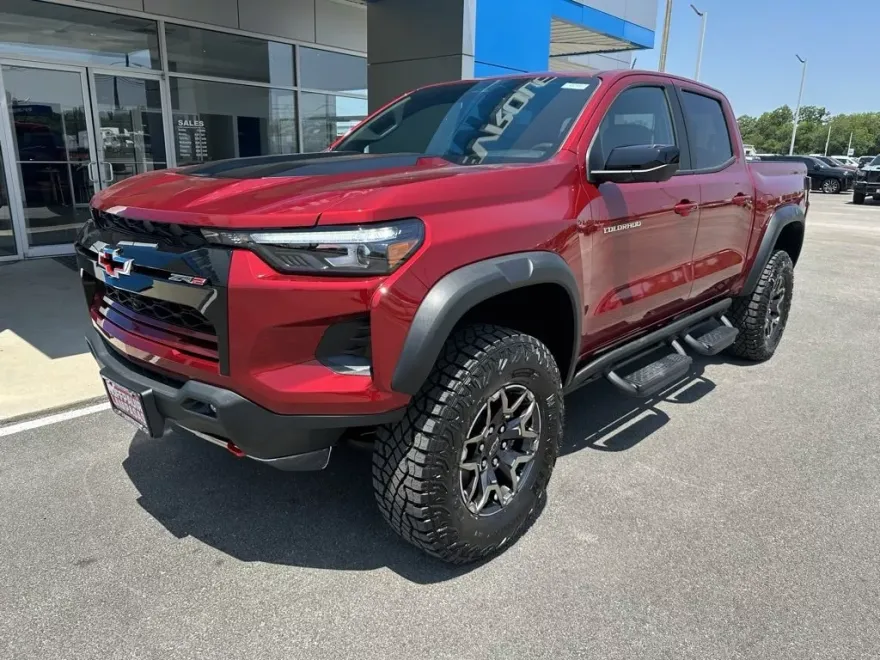 2025 Chevrolet Colorado ZR2 photo 1
