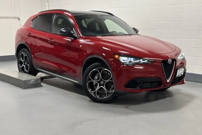 2024 Alfa Romeo Stelvio Ti photo 1