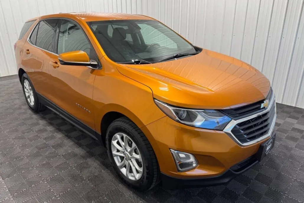 2019 Chevrolet Equinox LT photo 1