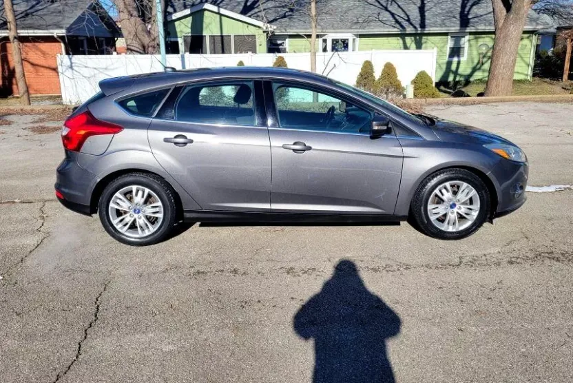 2012 Ford Focus SEL photo 1