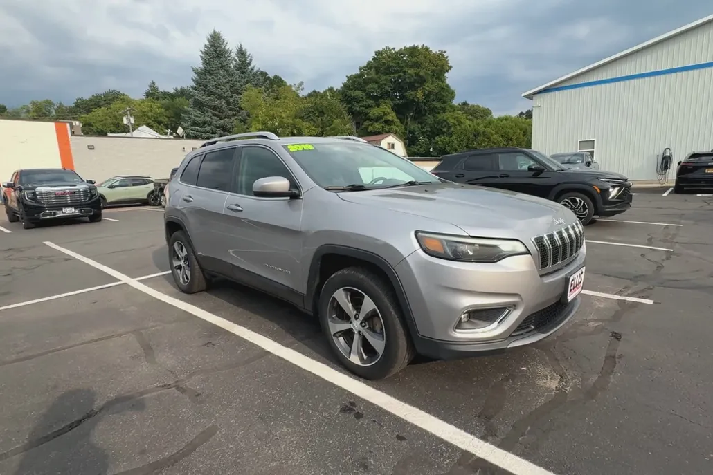 2019 Jeep Cherokee Limited photo 1