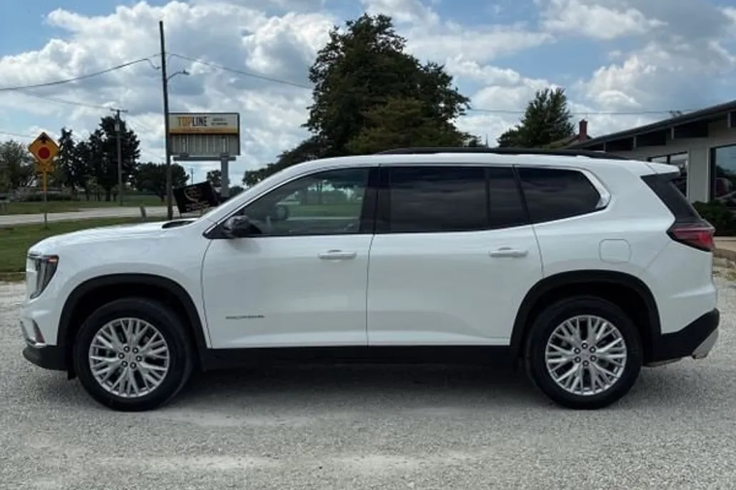 2024 Gmc Acadia Elevation photo 1