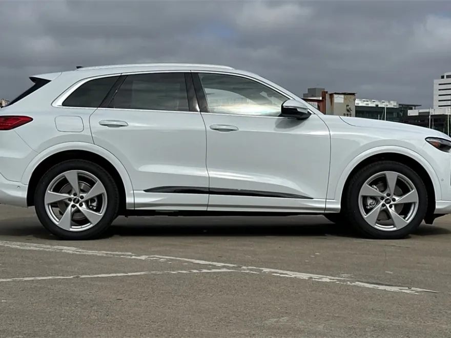 2025 Audi Q5 2.0T Premium photo 1