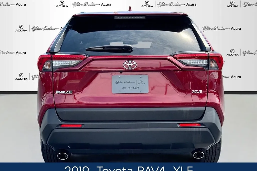 2019 Toyota RAV4 XLE photo 1