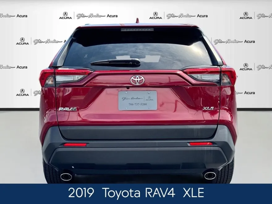 2019 Toyota RAV4 XLE photo 1